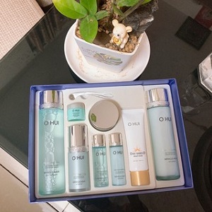 (HÌNH THẬT SHOP CHỤP) SET OHUI XANH CẤP NƯỚC KIỂM SOÁT BÃ NHỜN HÀN QUỐC
